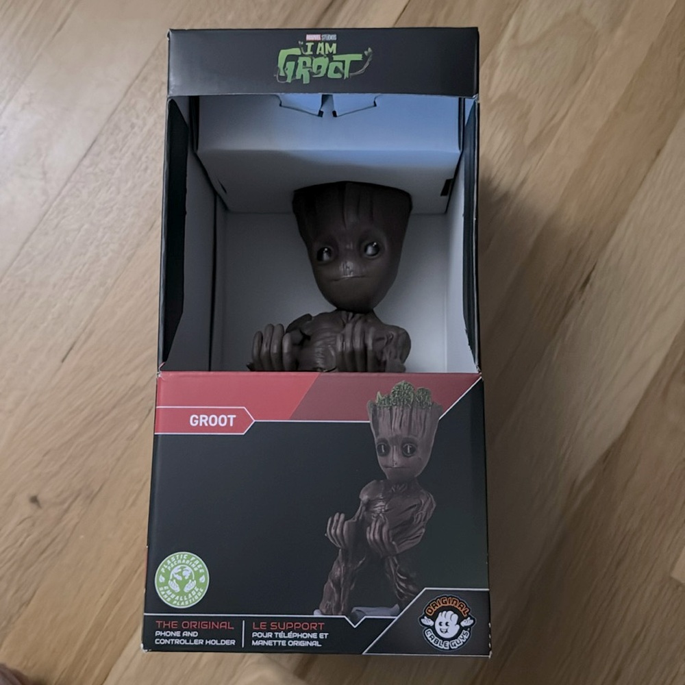 NWT - DISNEY Marvel Studios - I am Groot - Phone & Controller Holder - Guardians